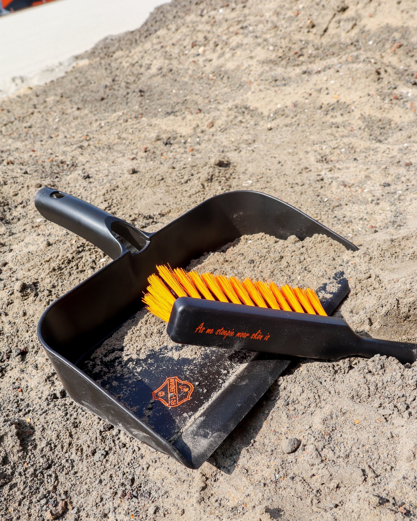 Orange Brush - Circular Plastics Alliance